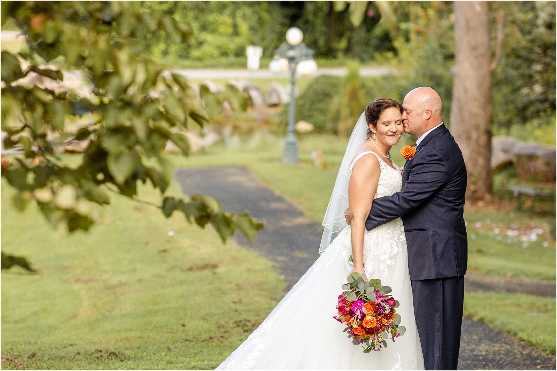 Wedding couple in Clemson park