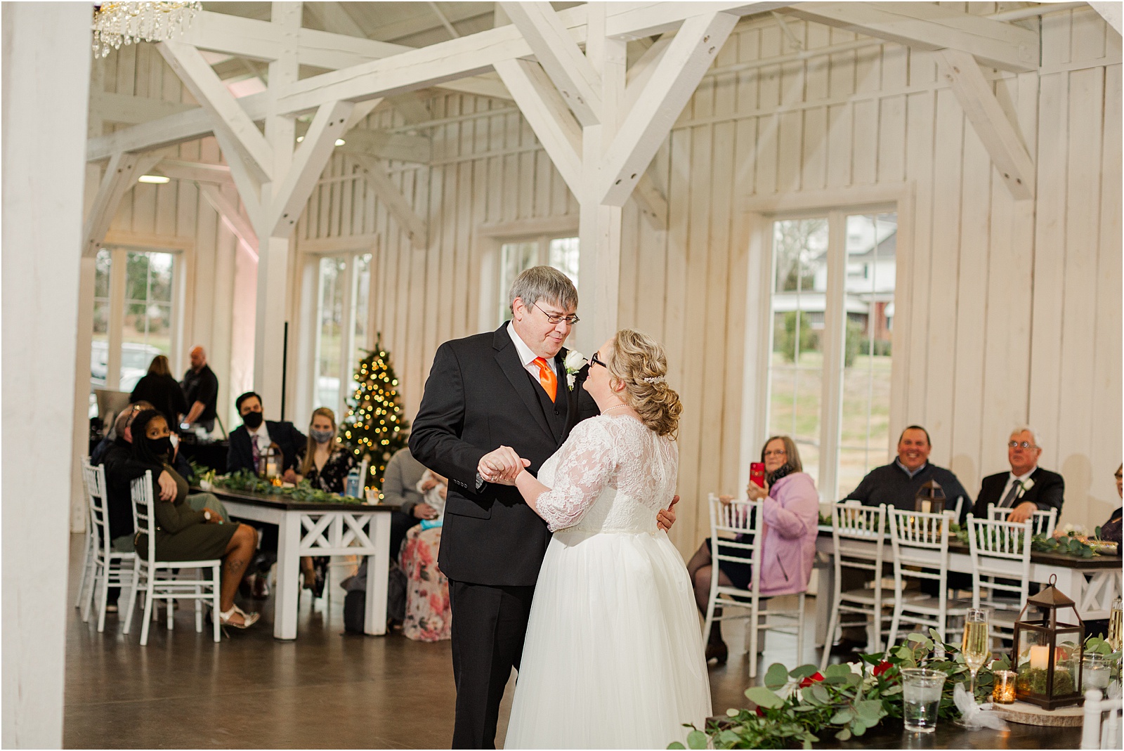 First dance of husband and wife at Aurora Farms white barn venue