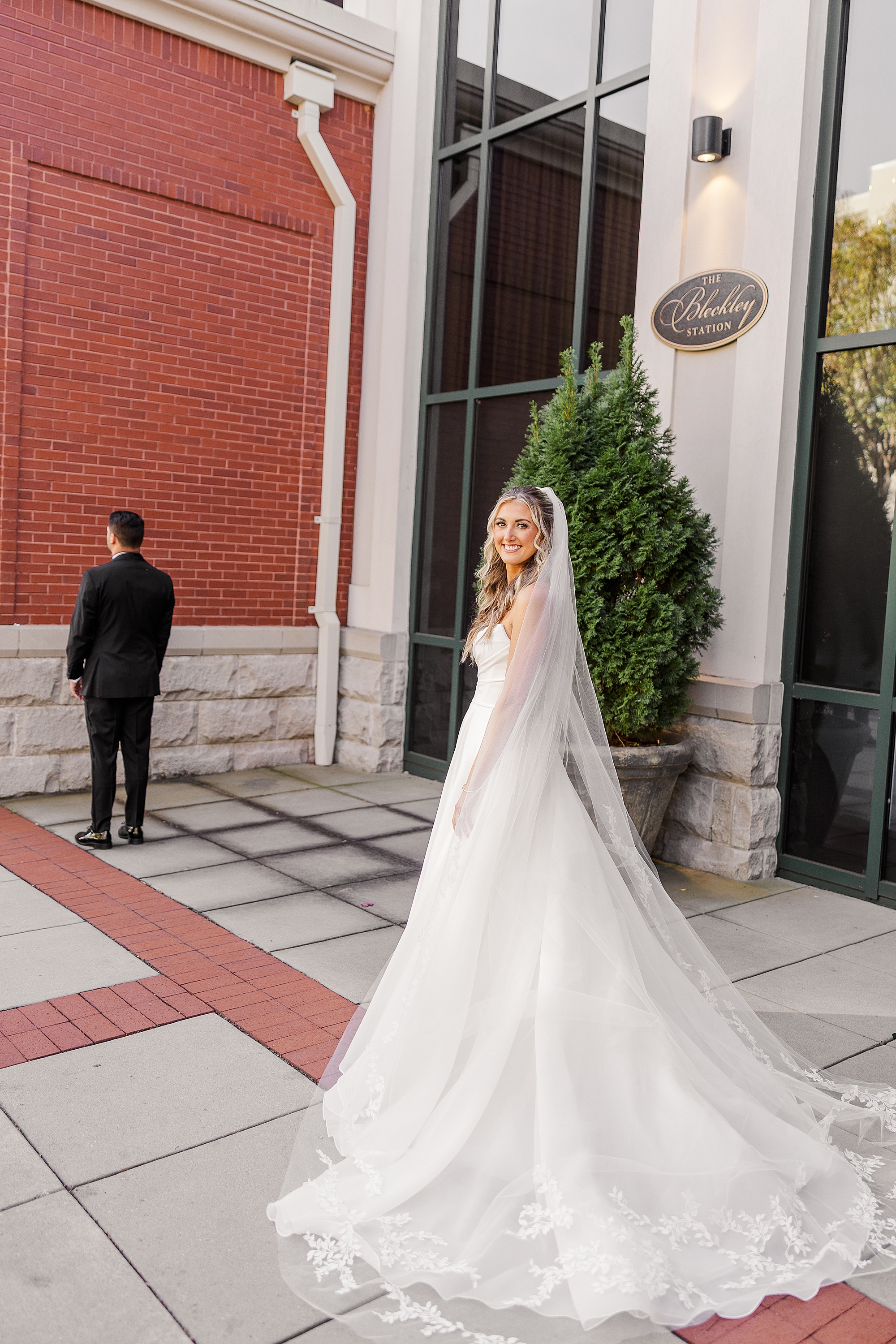 Wedding photography by Katie Jaynes at Bleckley Station